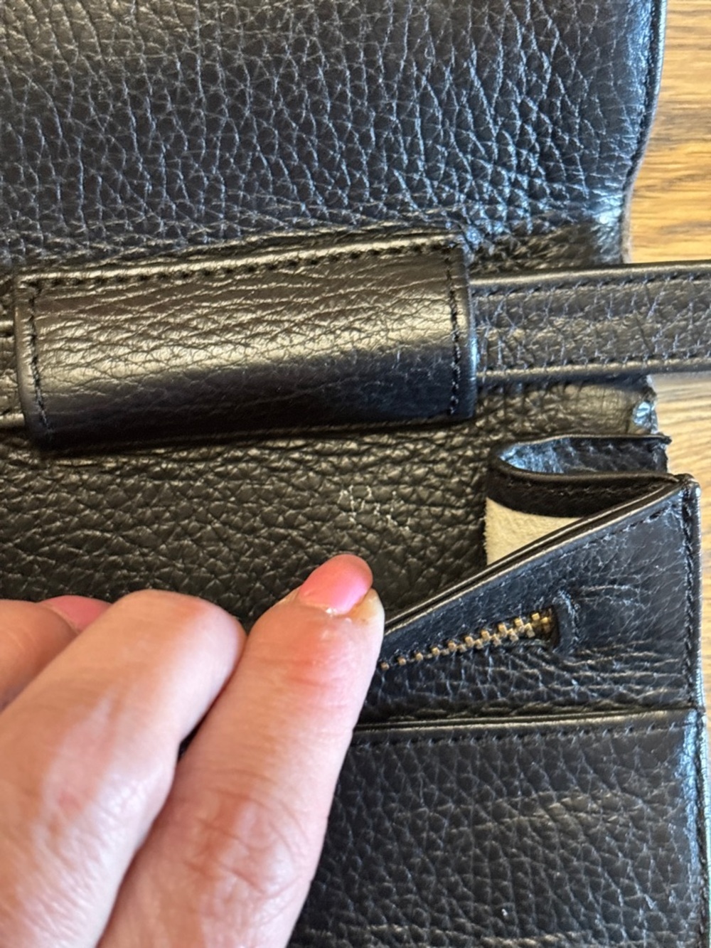 Cuyana Leather Shoulder/Crossbody Bag - Picture 9 of 10